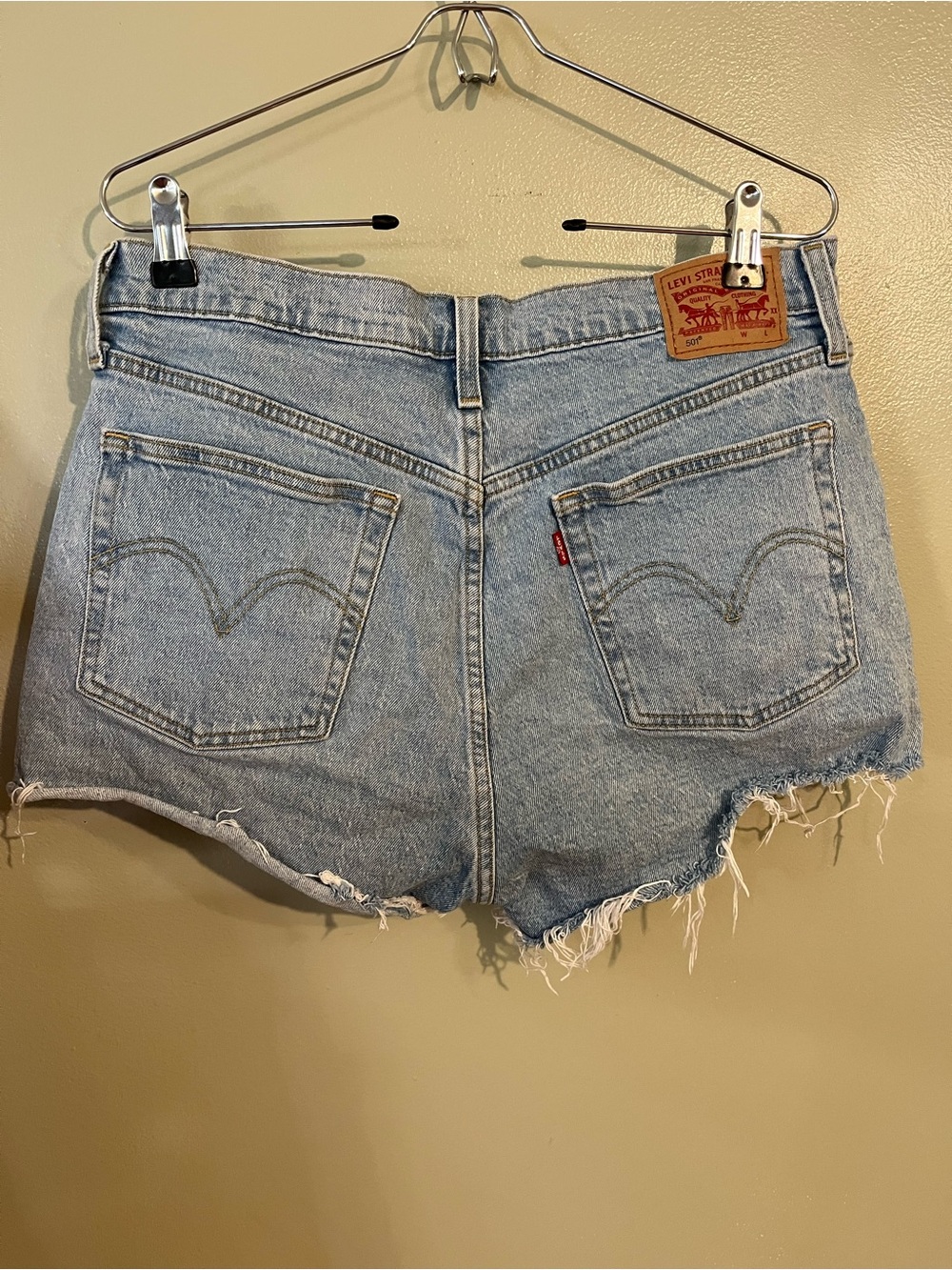 Levi’s 501 Button Fly Cotton Light Wash Denim Cutoff Shorts - Blue 31